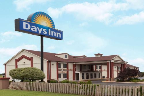 Shawnee Hotel | Days Inn by Wyndham Shawnee