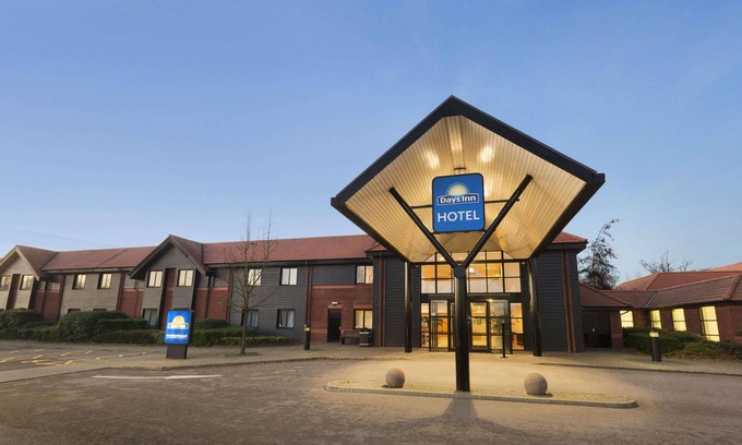 Radwell Hotel | Days Inn by Wyndham Stevenage North