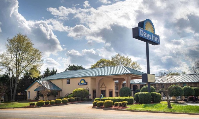 Thomaston Hotel | Days Inn by Wyndham Thomaston