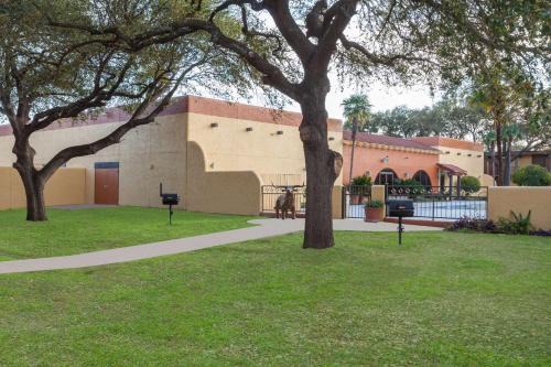 Uvalde Hotel | Days Inn by Wyndham Uvalde