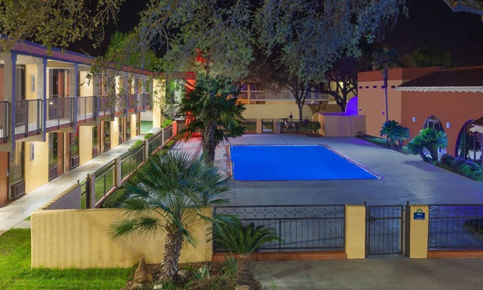 Uvalde Hotel | Days Inn by Wyndham Uvalde