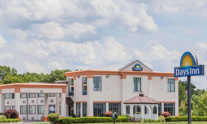 Windsor Locks Hotel | Days Inn by Wyndham Windsor Locks/Bradley Intl Airport