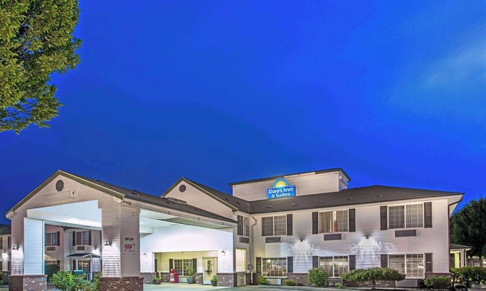 Gresham Hotel | Days Inn & Suites by Wyndham Gresham