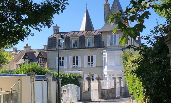 Arromanches-les-Bains House | DDay Aviators Le Manoir