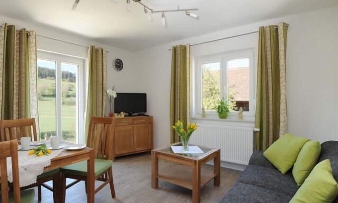 Staffelstein Apartment | Gemütliche Ferienwohnung (49qm) mit französischem Balkon