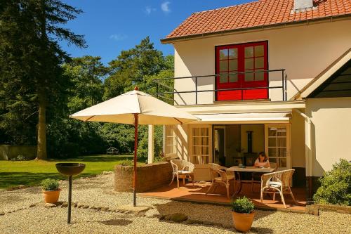 Municipality of Epe House | De Dassenburcht Forest House