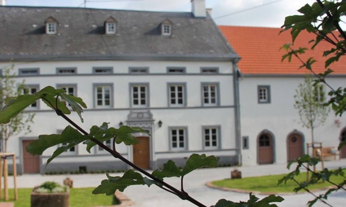 Feilsdorf Bed & Breakfast | De La Fontaine Manor House - Bear Suite