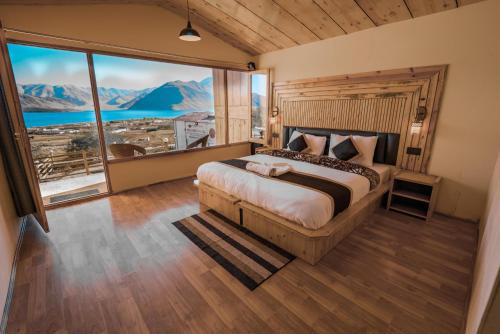 Man Resort | De Reeva Resort Pangong