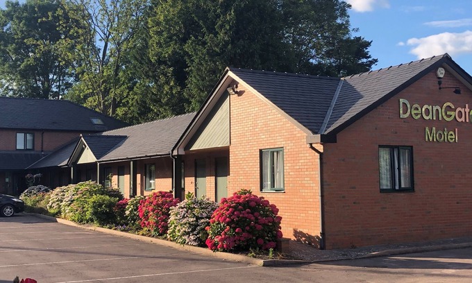 Aylburton Hotel | DeanGate Motel