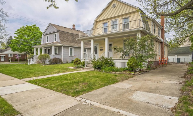 Dearborn House | Dearborn Den: Cozy Flat for Fall Travelers, Where Fall Memories Are Made