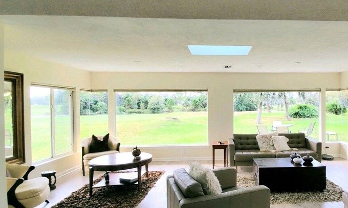 St Andrews House | <:>< DEC -JAN WINTER SPECIALS, COURSE VIEW, 2 /2 CLOSE 2 BEACH, RESTAURANTS,POOL