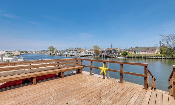 Mystic Island House | Deck & Dock: Home in Little Egg Harbor Township