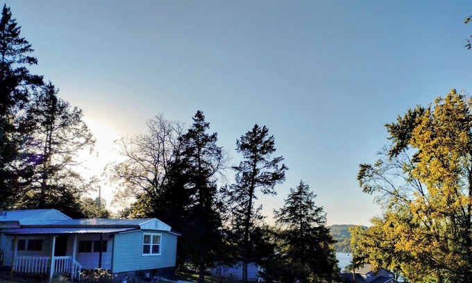 Camdenton House | DECK, Hiking, CAVES, kayak, Lake access, WiFi, Amphitheater, HAHA State Park