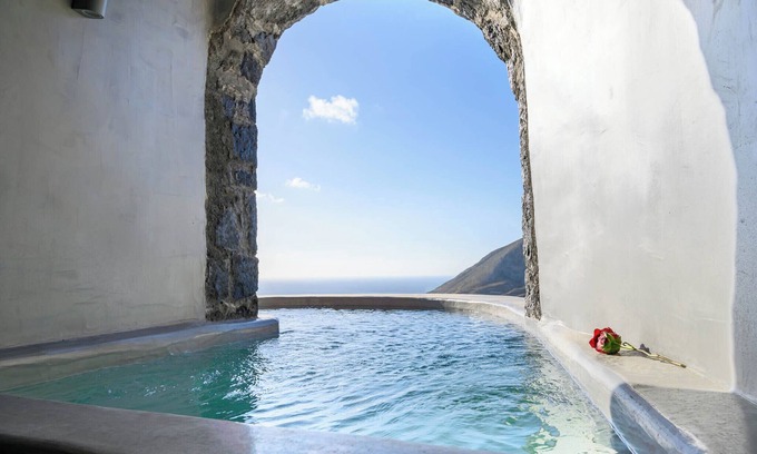 Exo Gonia Hotel | Deep Earth Villas