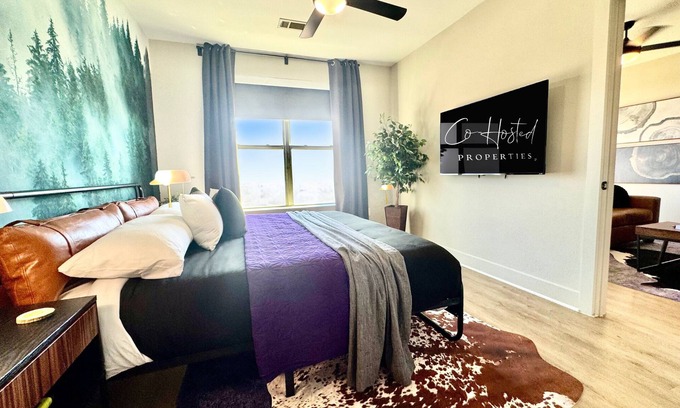 Deep Ellum Apartment | Deep Ellum Redefined/Come Stay/Free Parking/King Bed/Walk to The Factory