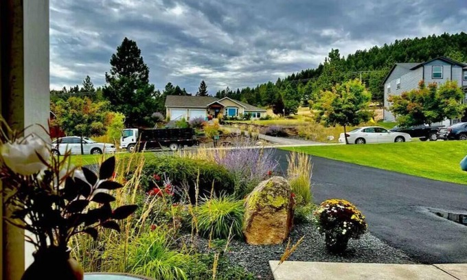 Helena Apartment | Deerfield Getaway