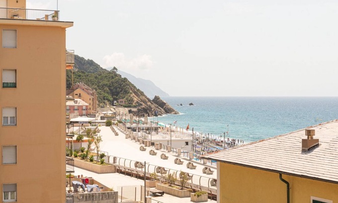Deiva Marina Apartment | Deiva Marina APT SEA VIEW! Box car and balcony!