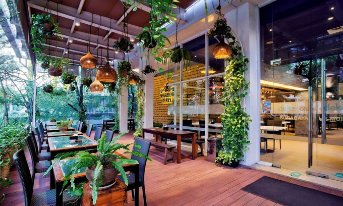 Suko Manunggal Hotel | Deka Hotel Surabaya HR Muhammad