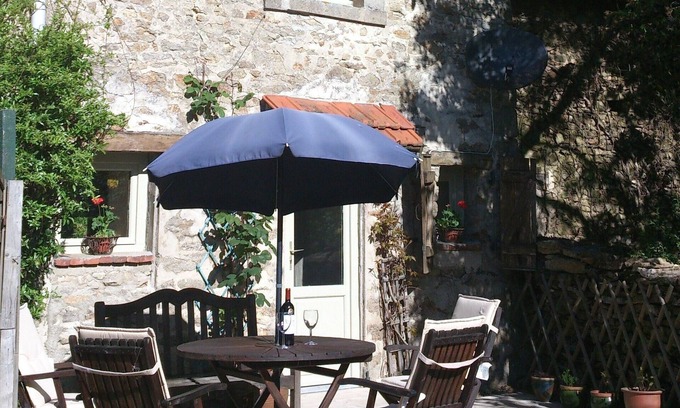 Saint-Agnant-de-Versillat Cottage | Delightful character cottage in tranquil countryside near medieval town