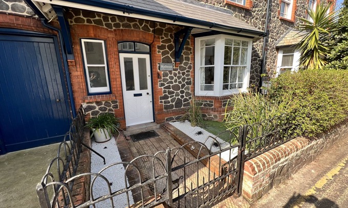 Porlock House | Delightful 4 bedroom detached cottage in the centre of Porlock Village