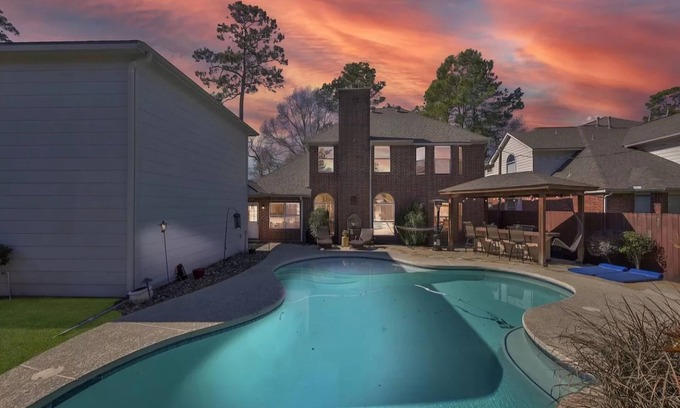 Tomball House | Delightful 4-bedroom house in Tomball with POOL!