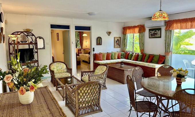 Pereybere Apartment | Delightful apartment with pool, 3 minutes walk to beaches, restaurants & shops.