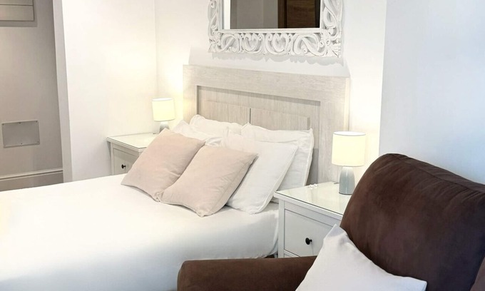 Gibraltar Apartment | Delightful City Centre Studio. Grand Central House