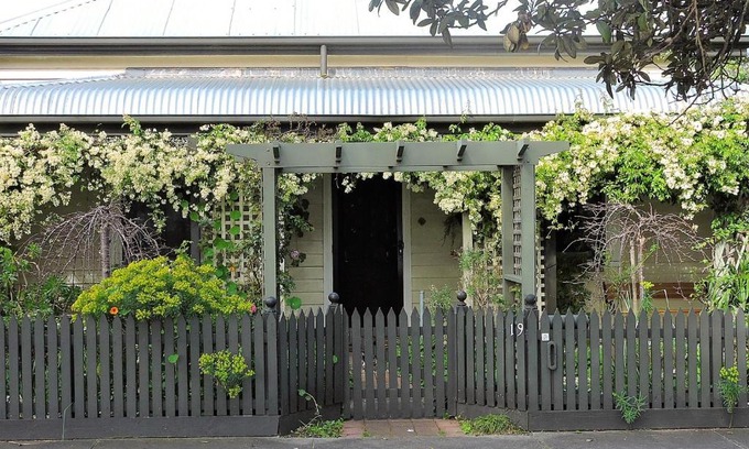 Queenscliff House | Delightful Cottage