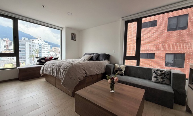 La Carolina Apartment | Delightful, cozy, beautiful studio with WiFi in charming Quito