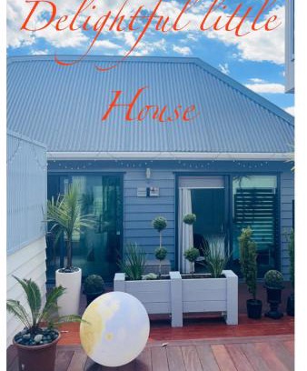 St. Heliers House | Delightful little house & Chateau Charme Suite