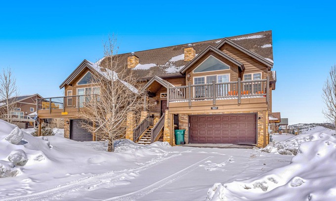 Pole Creek House | Delightful mountain-view duplex with fireplace, deck, grill, & wonderful views