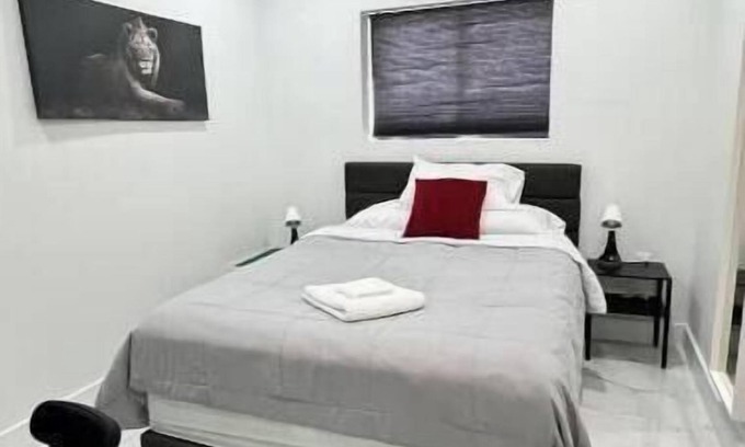 West Little Havana House | Delightful room near Miami Airport + Free parking