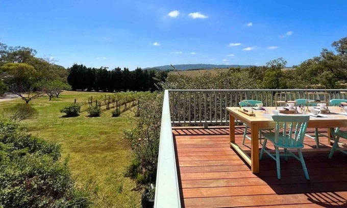 Lysterfield Other | Delightful stays in hobby farm with mountain view