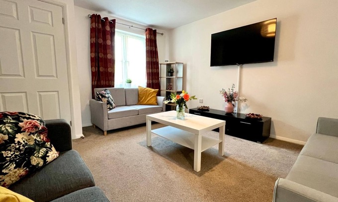 Greenwich House | Delightfully decorated 2-bedroom home.