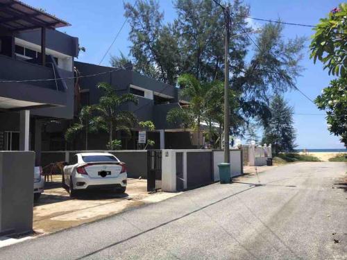 Batu Buruk House | Delova Seaside