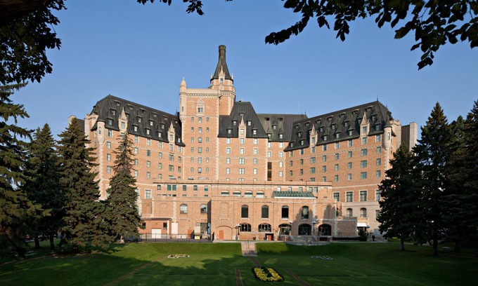 Saskatoon Downtown Hotel | Delta Hotels by Marriott Bessborough