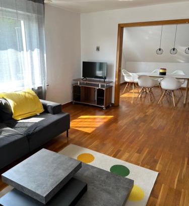 Oetinghausen Apartment | Deluxe 7 queen sized bedroom Apartment in Herford Hiddenhausen