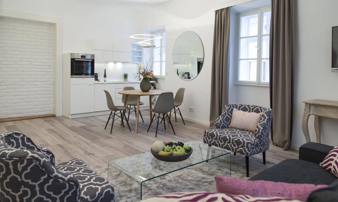 Krems an der Donau Apartment | Deluxe Apartment in the city centre with private parking, air conditioning and view