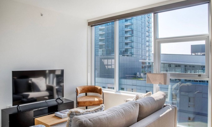 Northwest Bellevue Apartment | Deluxe Bellevue Studio w/Gym & BBQ, nr Coffee Shops, by Blueground