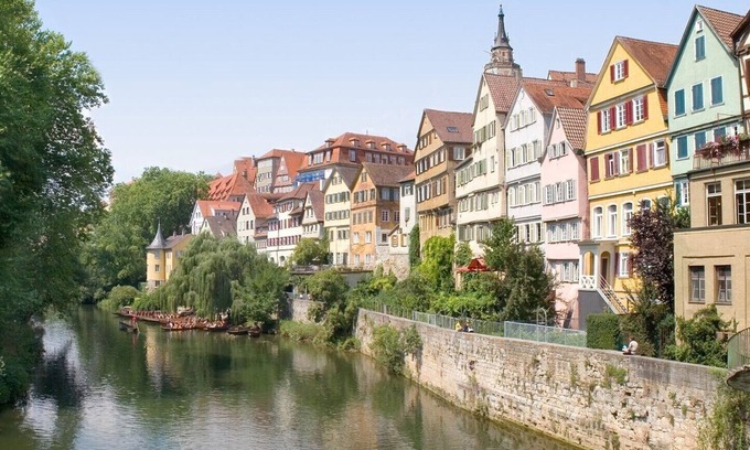 Tuebingen Apartment | Deluxe Doppelzimmer, 28qm, mit Dusche und WC