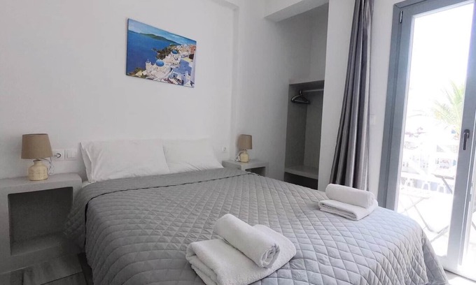 Perissa Apartment | Deluxe Double Studio 30 meters from Perissa Beach