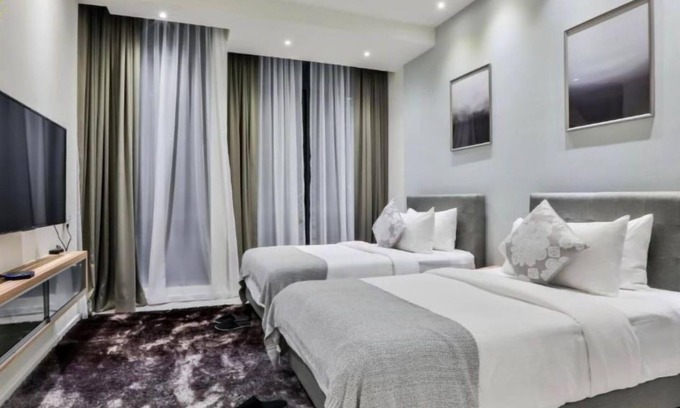 Titiwangsa Apartment | Deluxe King Suite with Twin Tower View 5