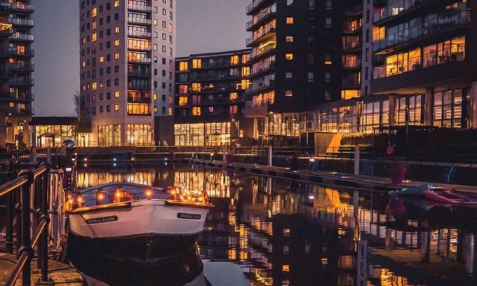 Leeds Apartment | Deluxe Leeds City Apt Balcony View&Free Parking!