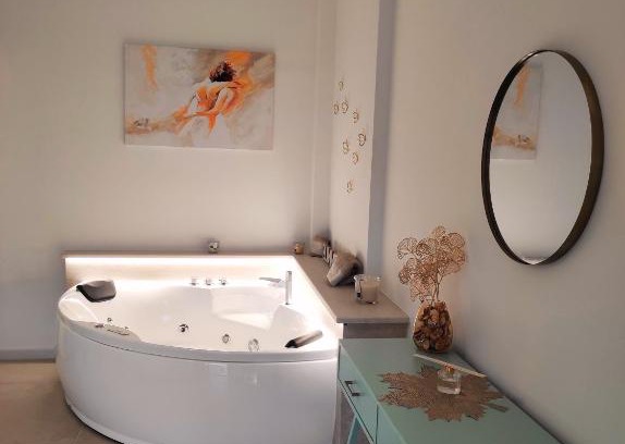 Vico del Gargano Apartment | Deluxe Romantic Suite