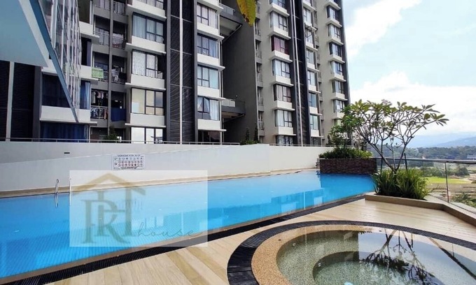 Taman Setapak Condo | Deluxe Room at Ayuman Suites, Gombak with KL City View