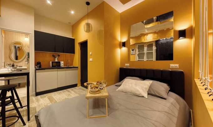 Melun Apartment | Deluxe SPA suite: caramel sweetness