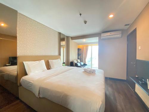 Braga Apartment | Deluxe & Well Appointed 2BR at El Royale Apartment By Travelio