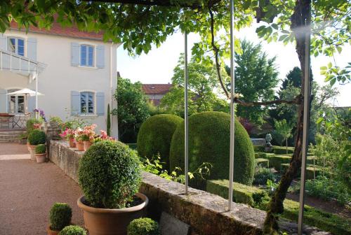Ambierle House | Demeure Bouquet