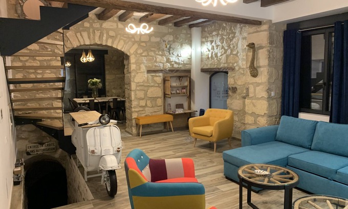 Hautevesnes House | Demeure de Charme Alliant L'authenticité des Vieilles Pierres et Modernité