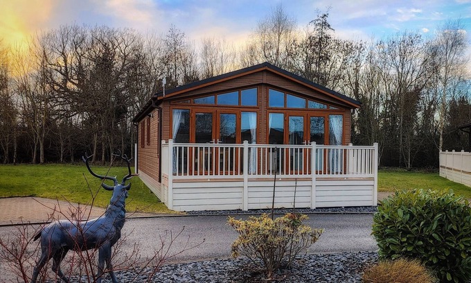 Malton House | Deneb Luxury Lodge With Hot Tub, Near Malton